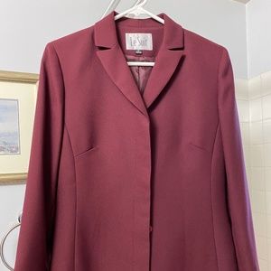 Wine Red Le Suit Women’s Size 6 NWT Skirt Suit